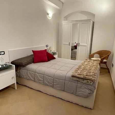 הוילה אלבניה La Loggia Di Na מראה חיצוני תמונה
