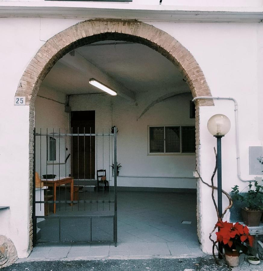 הוילה אלבניה La Loggia Di Na מראה חיצוני תמונה