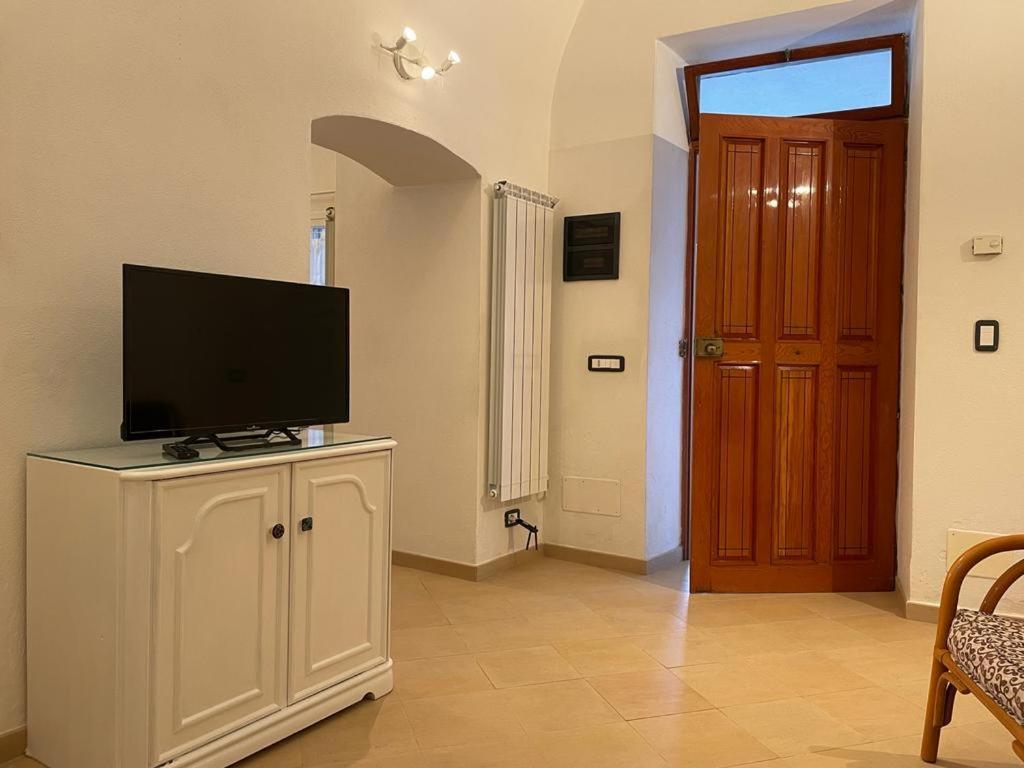 הוילה אלבניה La Loggia Di Na מראה חיצוני תמונה