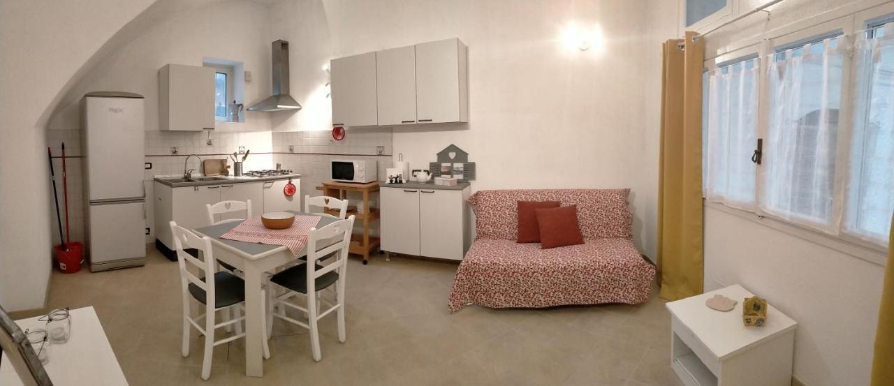 הוילה אלבניה La Loggia Di Na מראה חיצוני תמונה