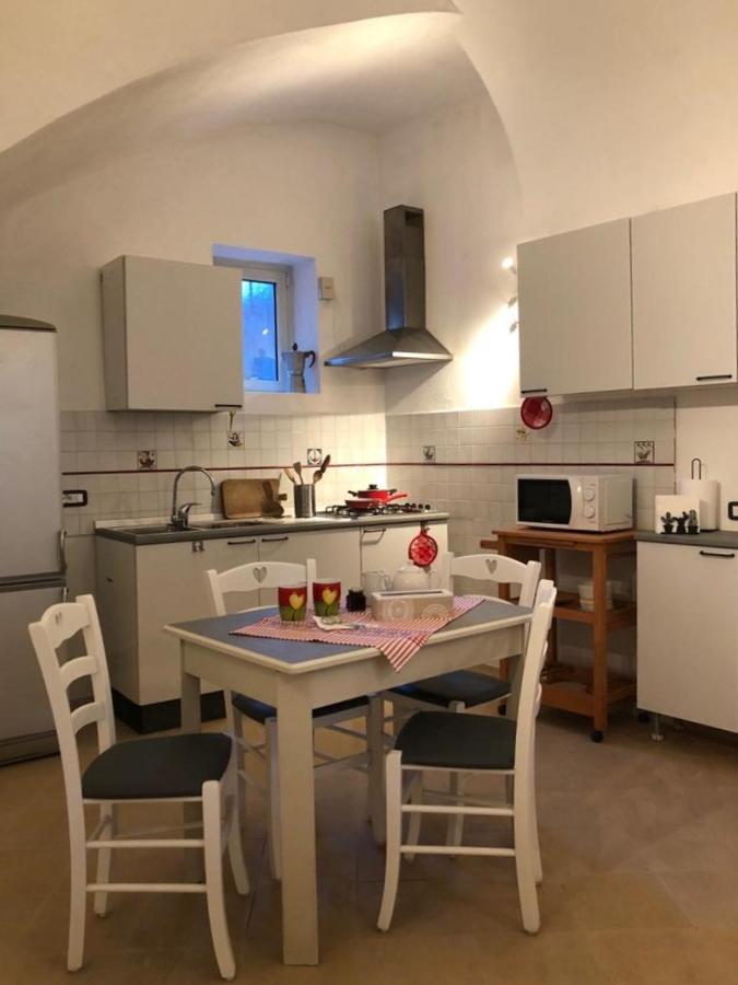 הוילה אלבניה La Loggia Di Na מראה חיצוני תמונה